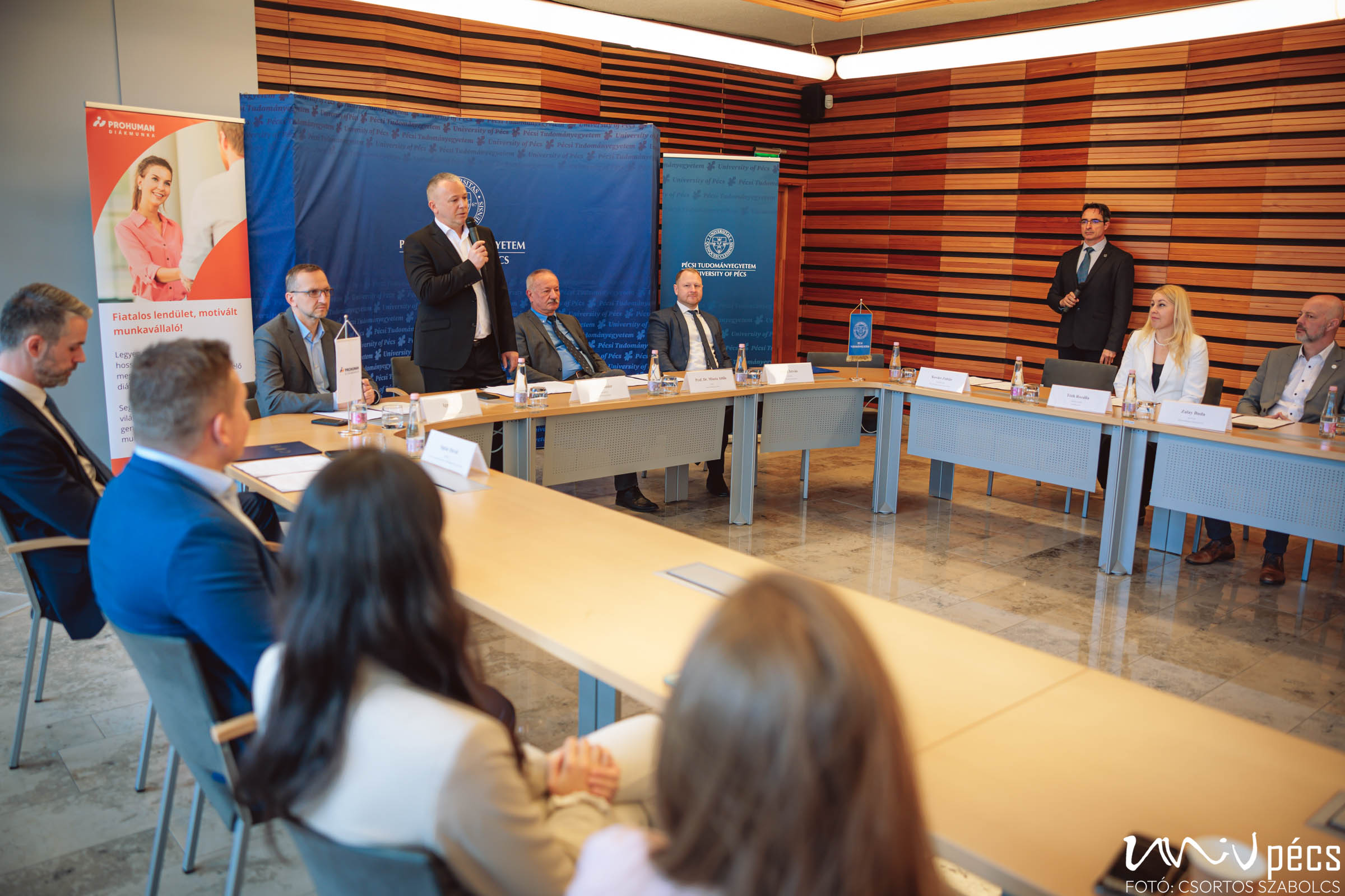 Die Firmengruppe Prohuman erweitert die Kooperation mit der Universität Pécs
